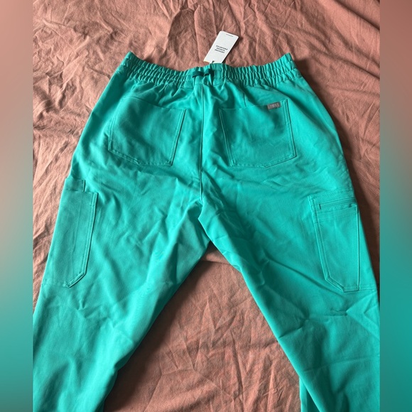 NWT figs scrub pants - Picture 2 of 2